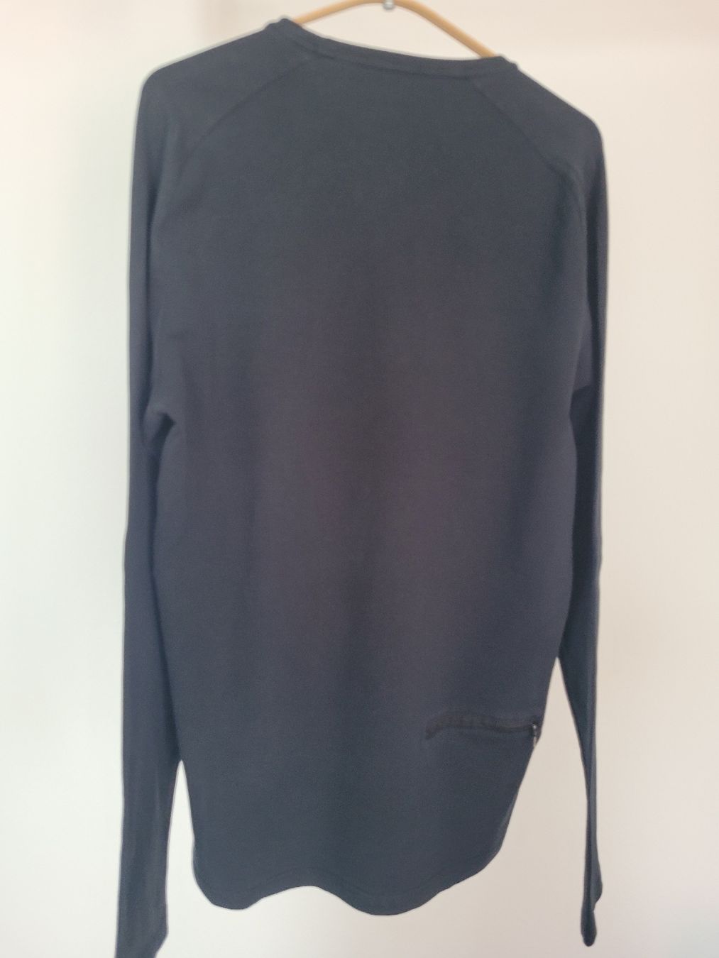Prada Maglioni & Felpe: PRADA LONGSLEEVE, L-XL – Usato da Zürich venduto da mer_6tqg 1
