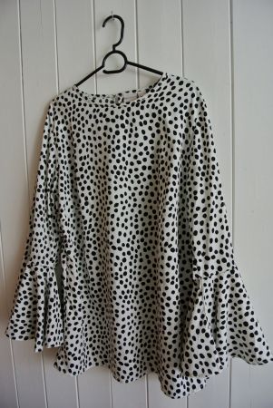 Bluse mit 3/4 Trompetenärmeln *neu Gr. 44