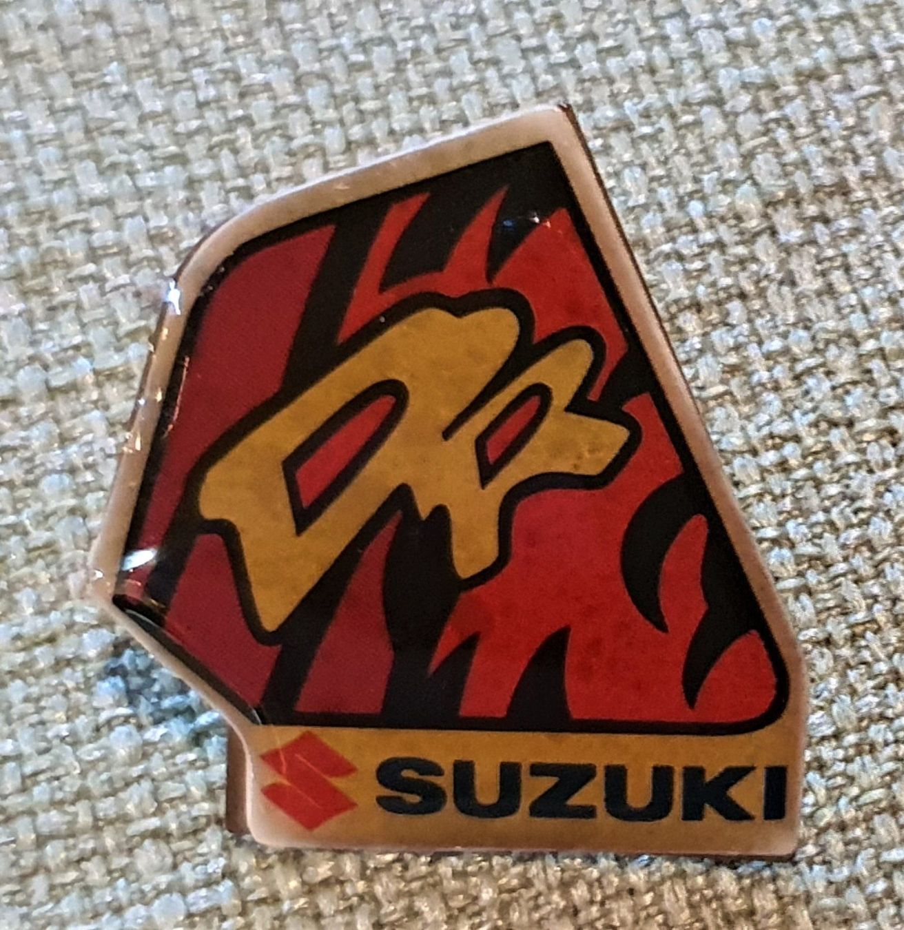 Placchette & Badge: G030 - Pin Motorrad Suzuki – Usato da Reinach BL venduto da Boston-Verkauf