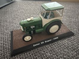 MODELLTRAKTOR 1:32 Neu auf Kunststoff Sockel ab 9.-