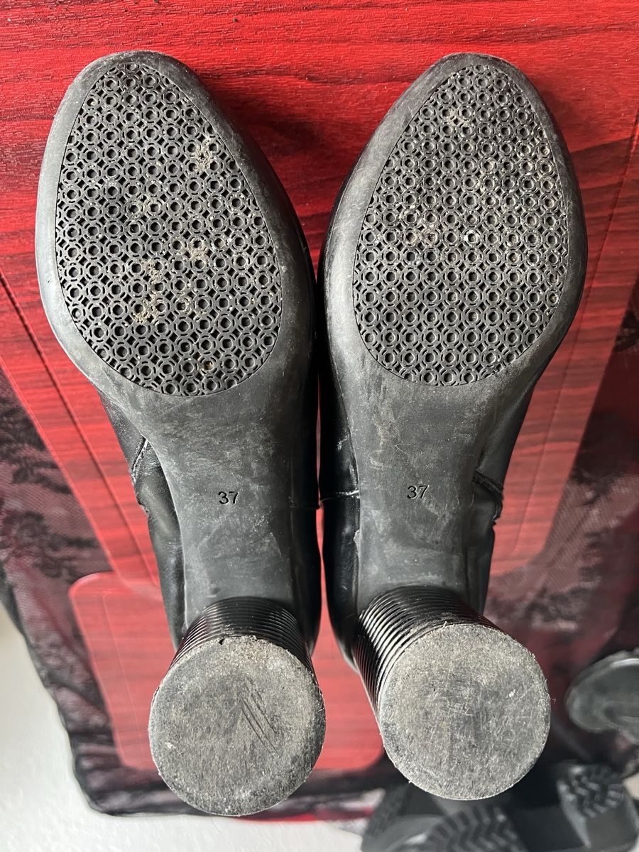 Scarpe da donna: Bottines super originales, chics noires, taille 37 – Usato da Chézard-St-Martin venduto da Cheyenne_75 2