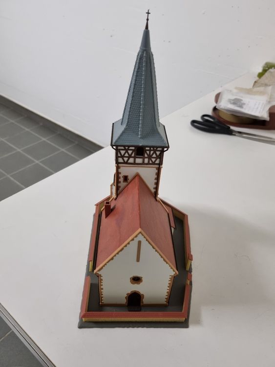 Maquette D'église Avec Clocher Et Barrières - Marque Faller / Kibri - Occasion - Pour Modélisme Ferroviaire Ou Diorama