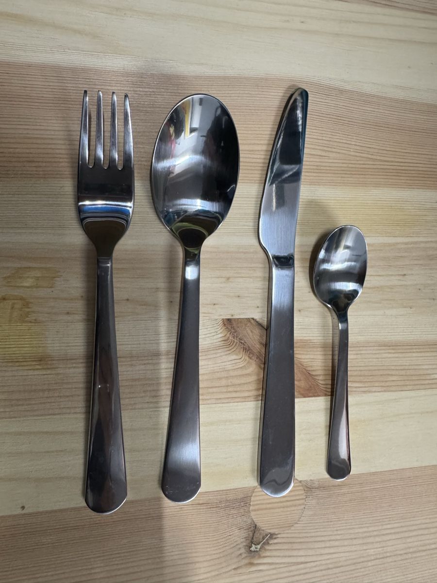 Set di posate: neues Besteck 96 teilig – Nuovo (secondo la descrizione) da Rorbas venduto da Astrafix