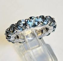 Aquamarin Eternity Ring