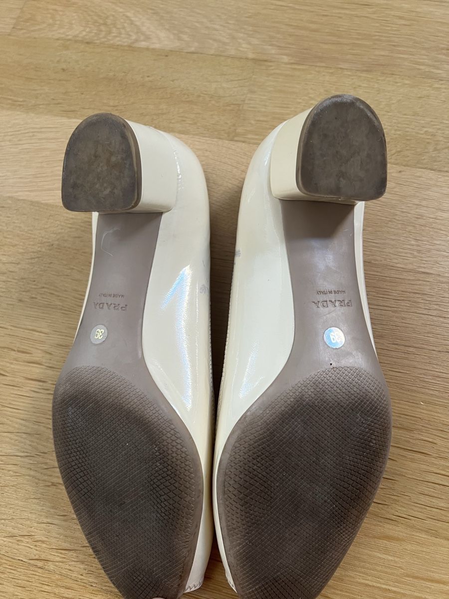 Prada Scarpe da donna: PRADA Peep Toe Patent Leather Beige Size 39 Used – Usato da Urdorf venduto da fre_8xmr 3