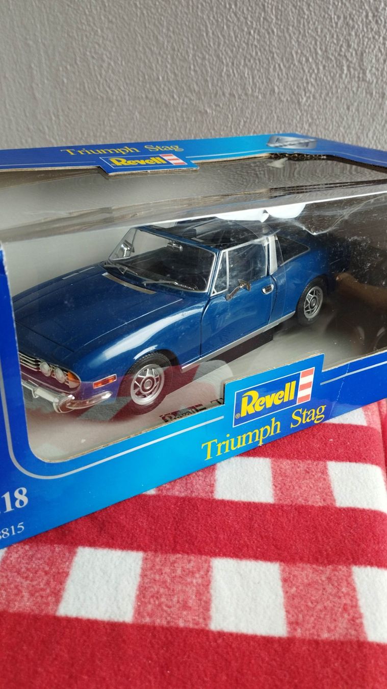Revell Modellini d'auto: Triumph Stag – Usato da Chur venduto da oriori