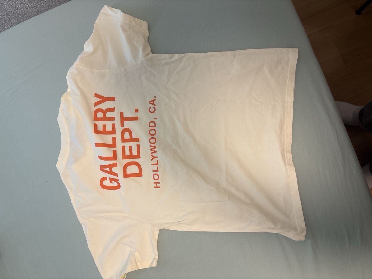 Gallery Dept. T-shirt: Gallery Dept Shirt – Usato da Jegenstorf venduto da zenow 1