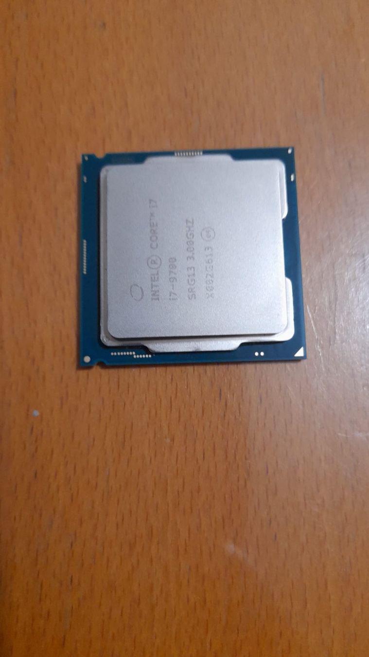 Intel PC: Intel I7 9700 – Usato da Lugano venduto da tit_bcf8