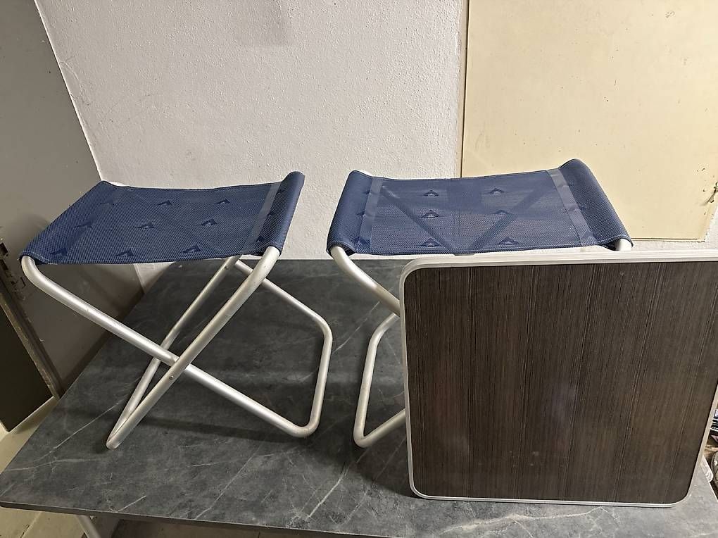 Hocker: Hocker mit Tischplatte – Gebraucht aus Wolfhalden von cec_byf6 1