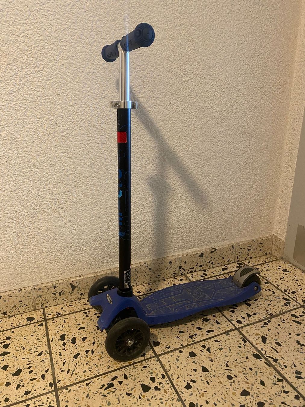Micro Kickboard: Micro Trotti / Kickboard – Gebraucht aus Adliswil von synchrot