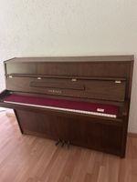 Klavier Yamaha M-110N Nussbaum dunkel guter Zustand