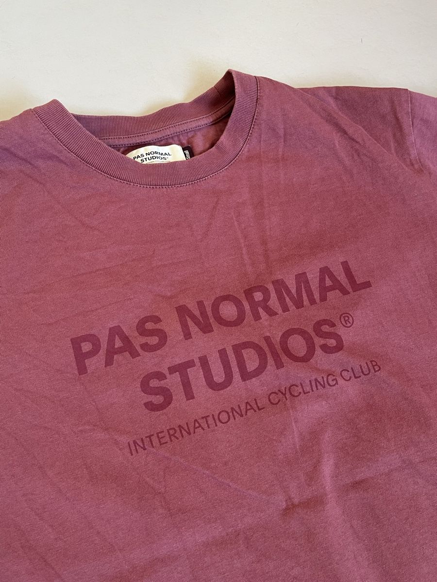 Pas Normal Studios T-shirt: Pas Normal Studios Off-Race Shirt – Usato da Bern venduto da afla55