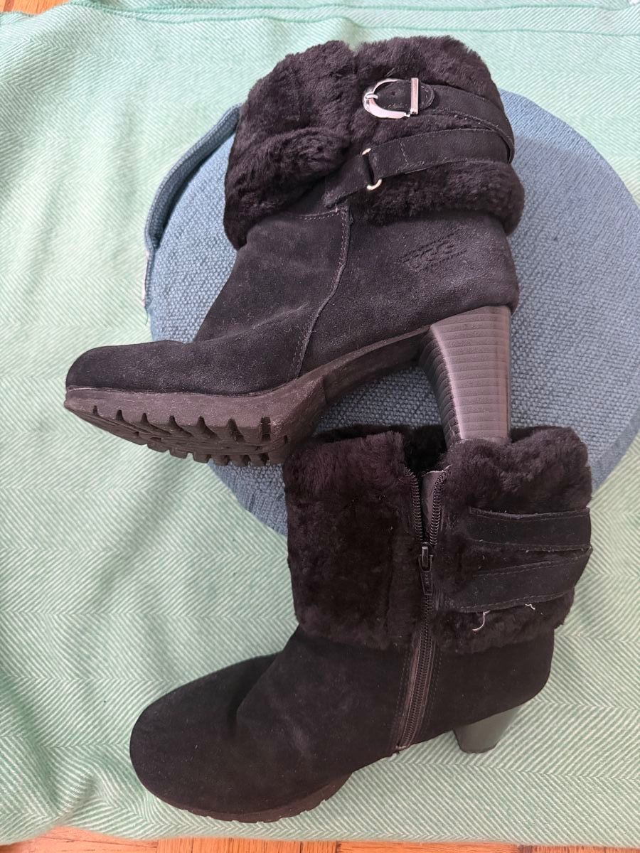 Ugg Scarpe da donna: Stiefeletten UGG Lammfell – Usato da Küsnacht ZH venduto da sabinamari 1