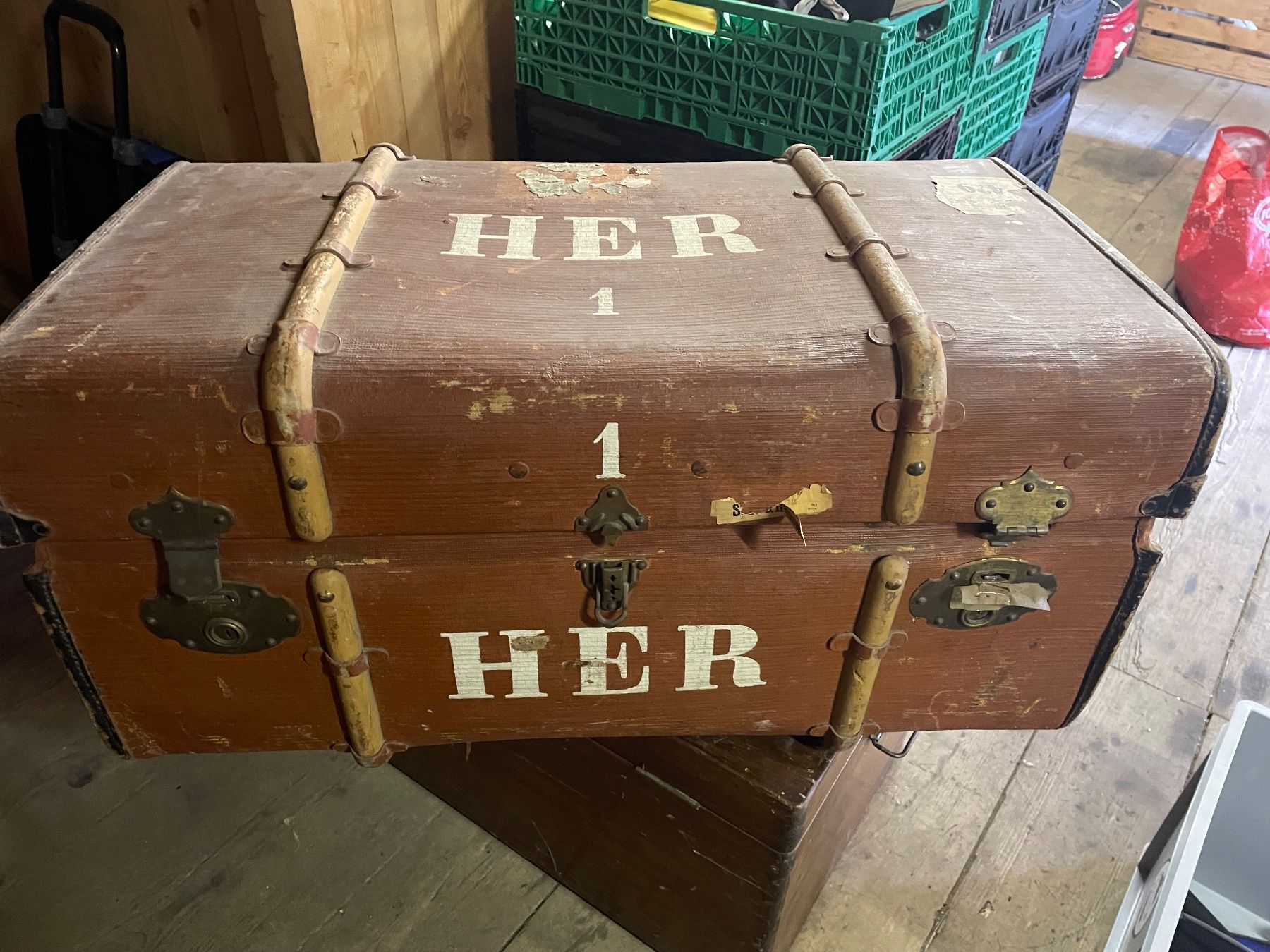 Reisekoffer: Antiker Reisekoffer- Seemannskoffer – Gebraucht aus Bern von rockabilly86