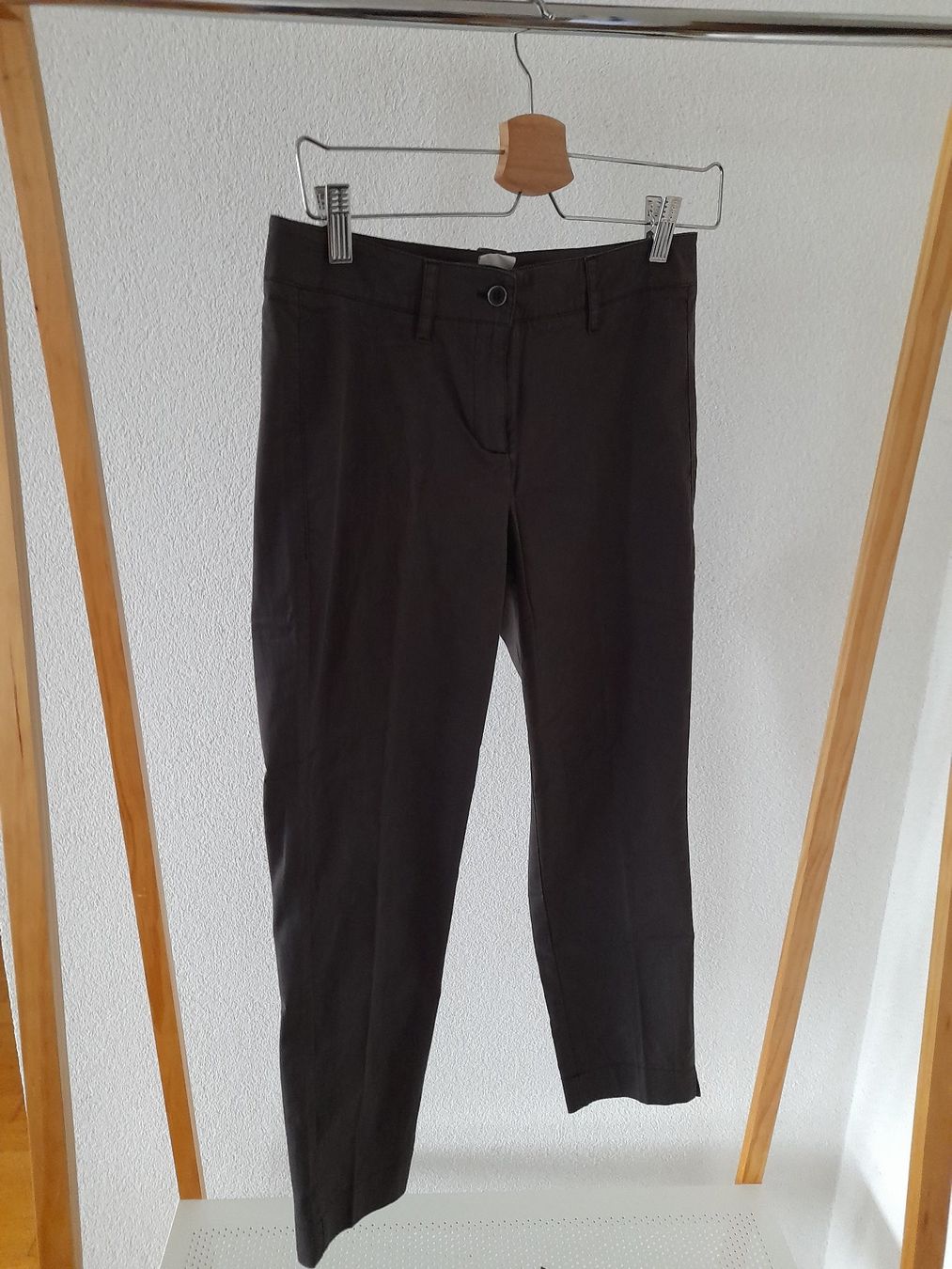 Marella Pantaloni: pantacourt Marella prune – Usato da Mont-sur-Lausanne venduto da Pioutch