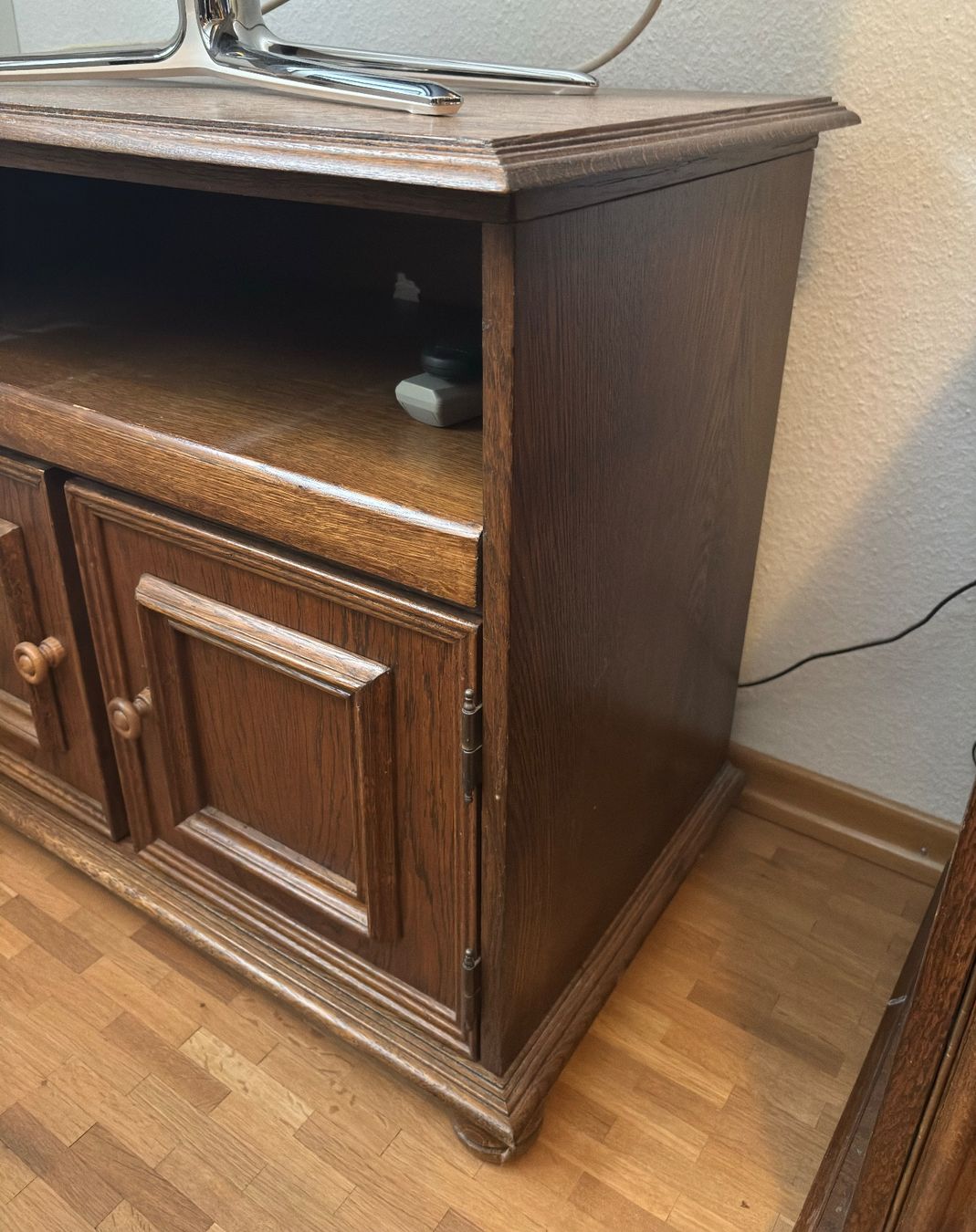 TV Möbel: Massives Holz-TV Möbel mit Stauraum – Gebraucht aus Sonterswil von VD-Service 1