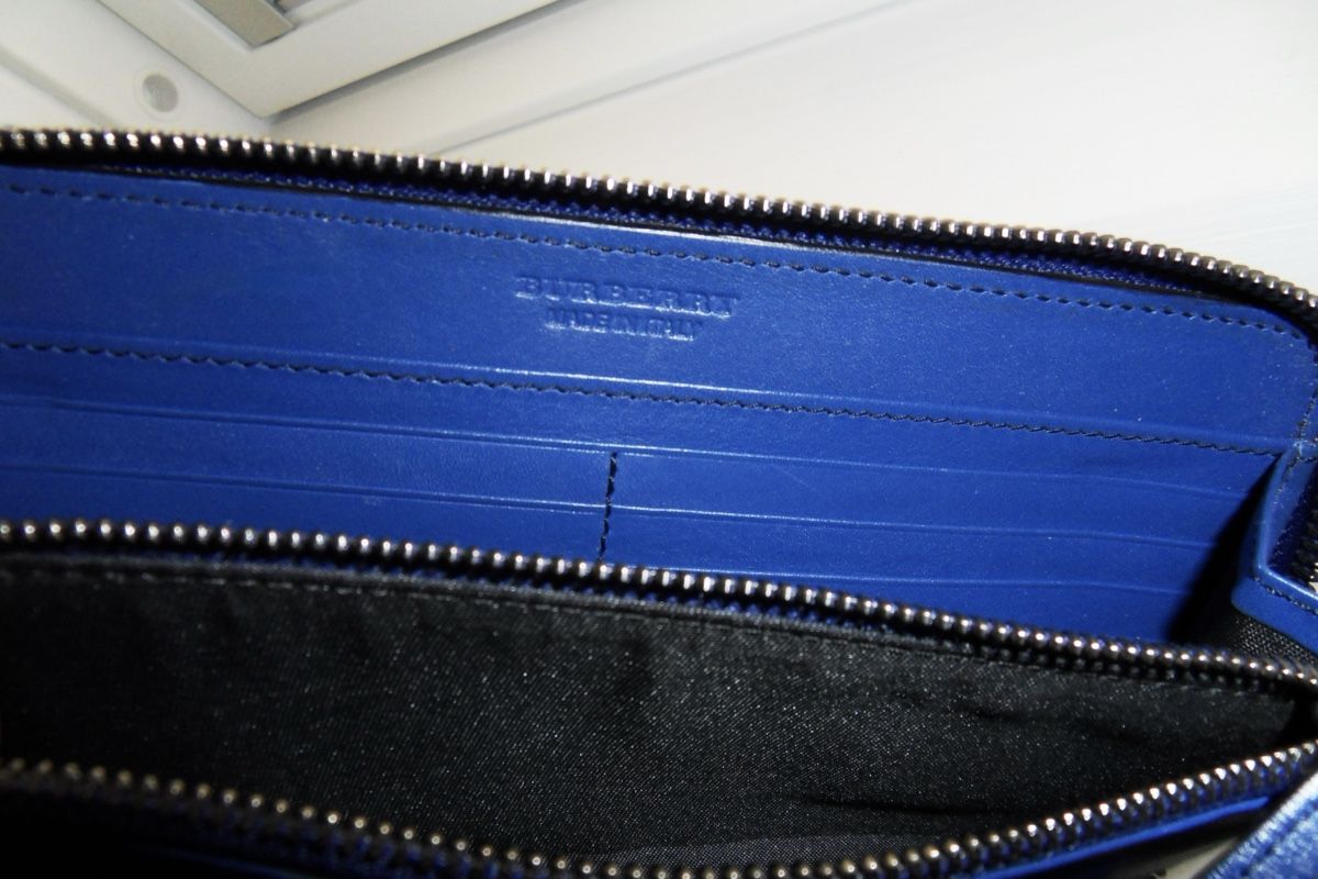 Burberry Portemonnaies: Authentic Burberry Wallet Blue Leather – D'occasion à Stilli par amy_k5jv 2