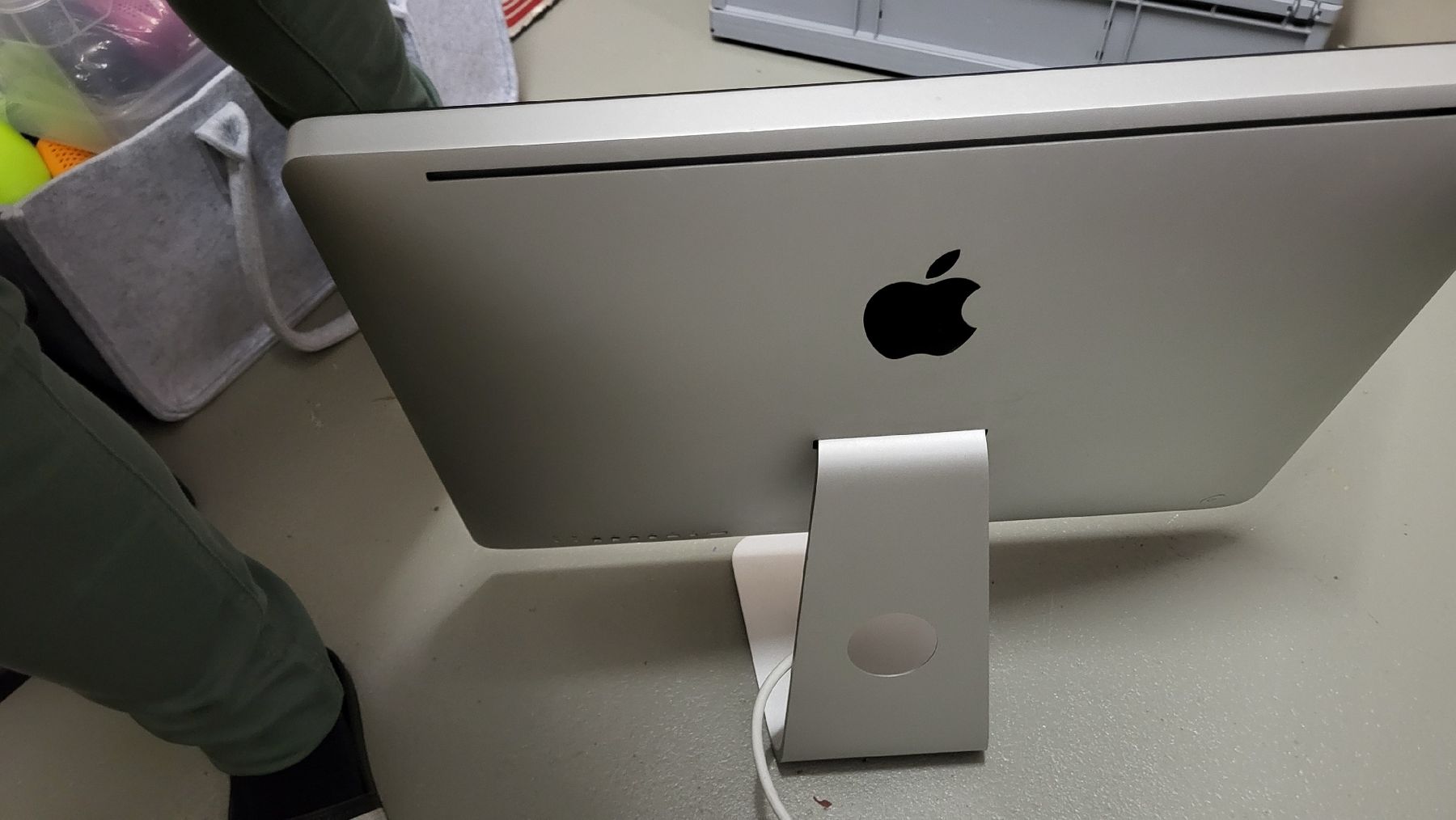 Apple PC: iMac 21.5", Model A1311 – Usato da Strengelbach venduto da maskil 1