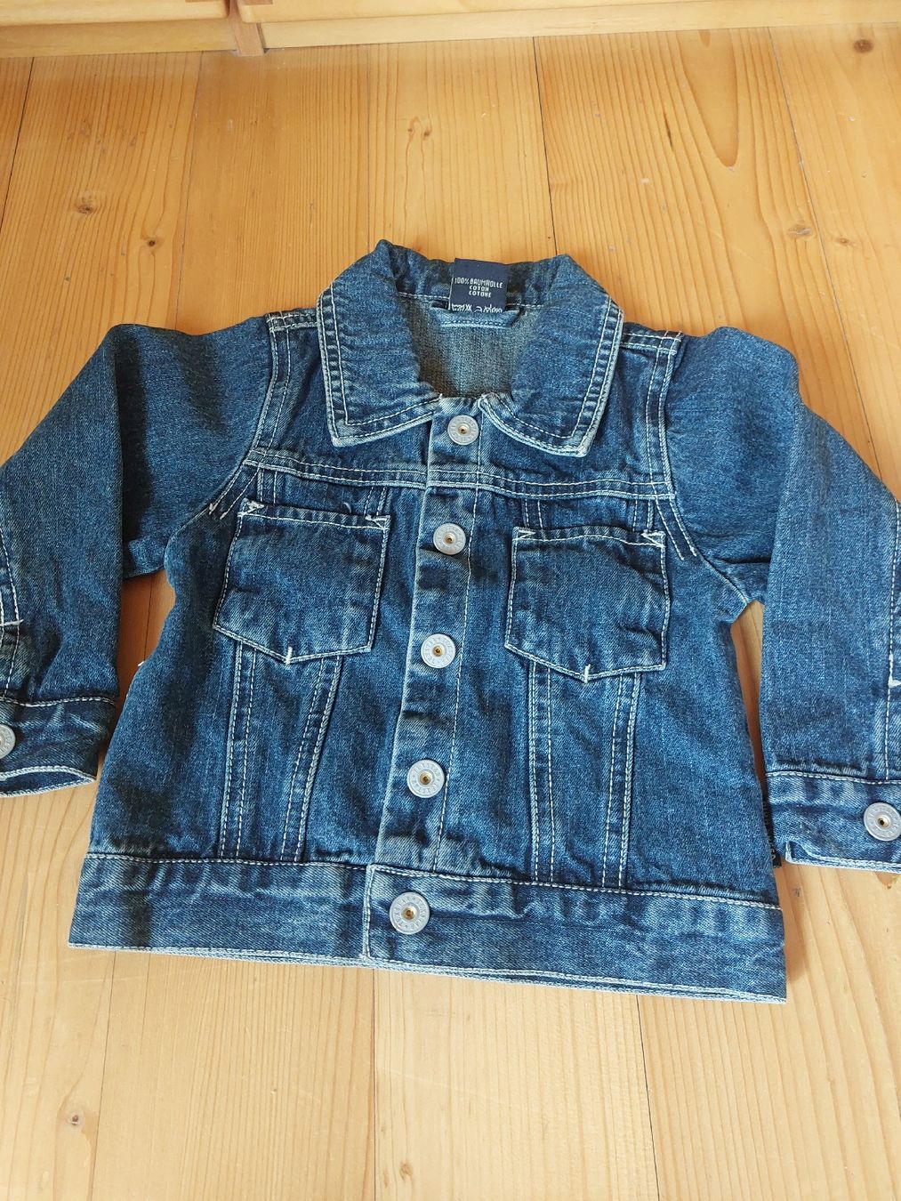 H&M Giacche & Cappotti: Tolle Babyjacke Jeans gr 74 – Usato da Landquart venduto da Cedes