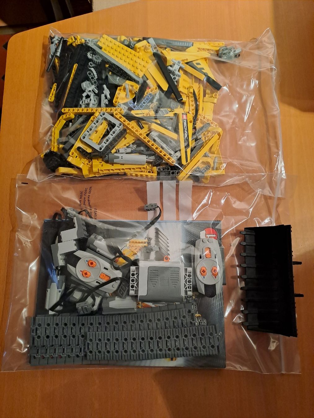 Lego Spielzeuge: Lego Technic 8043 Raupenbagger  Versand möglich  – Gebraucht aus Kestenholz von Knox1973 1