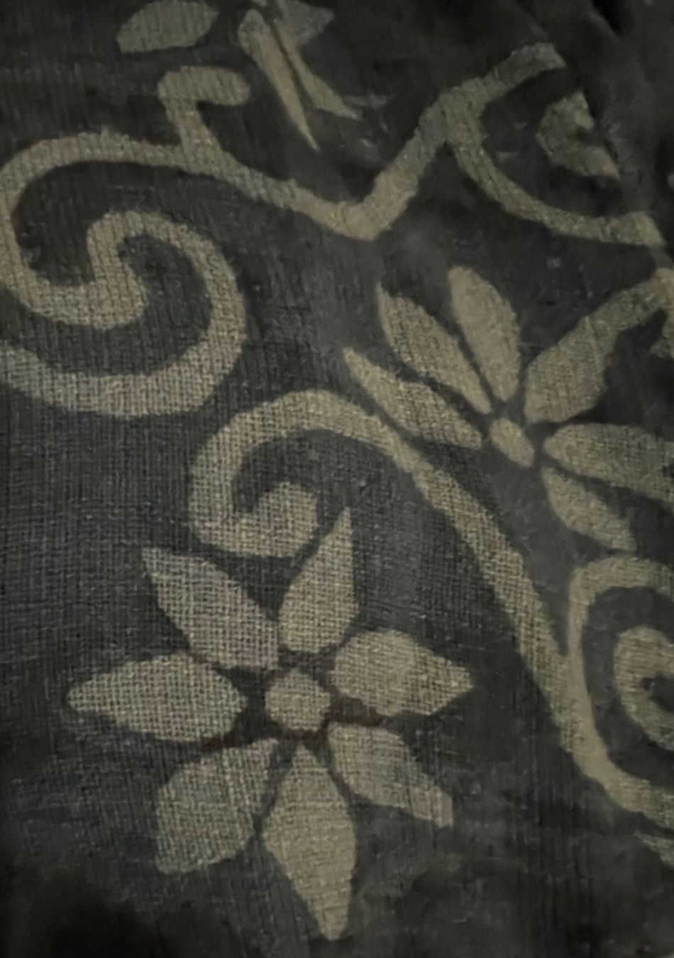Blusen: Bluse von DIVA, Grösse 42/44, dunkelblau mit Blumenmuster – Gebraucht aus Uster von jelk 1