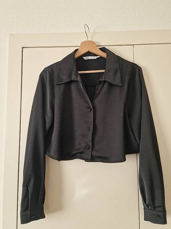 Kurze, schwarze und weisse Bluse von ZARA  - Grösse L