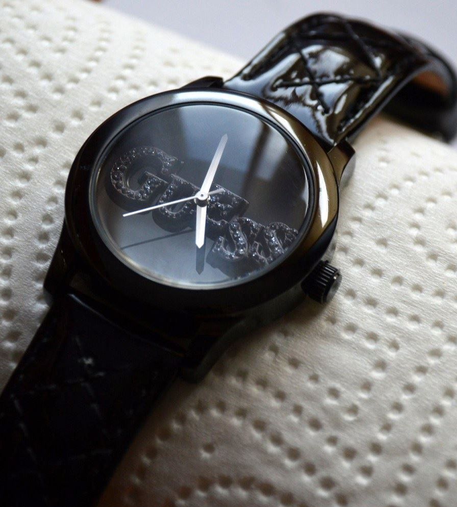 Guess Uhren: Guess Armbanduhr / Montre – Gebraucht aus Collonges von Auganien 1