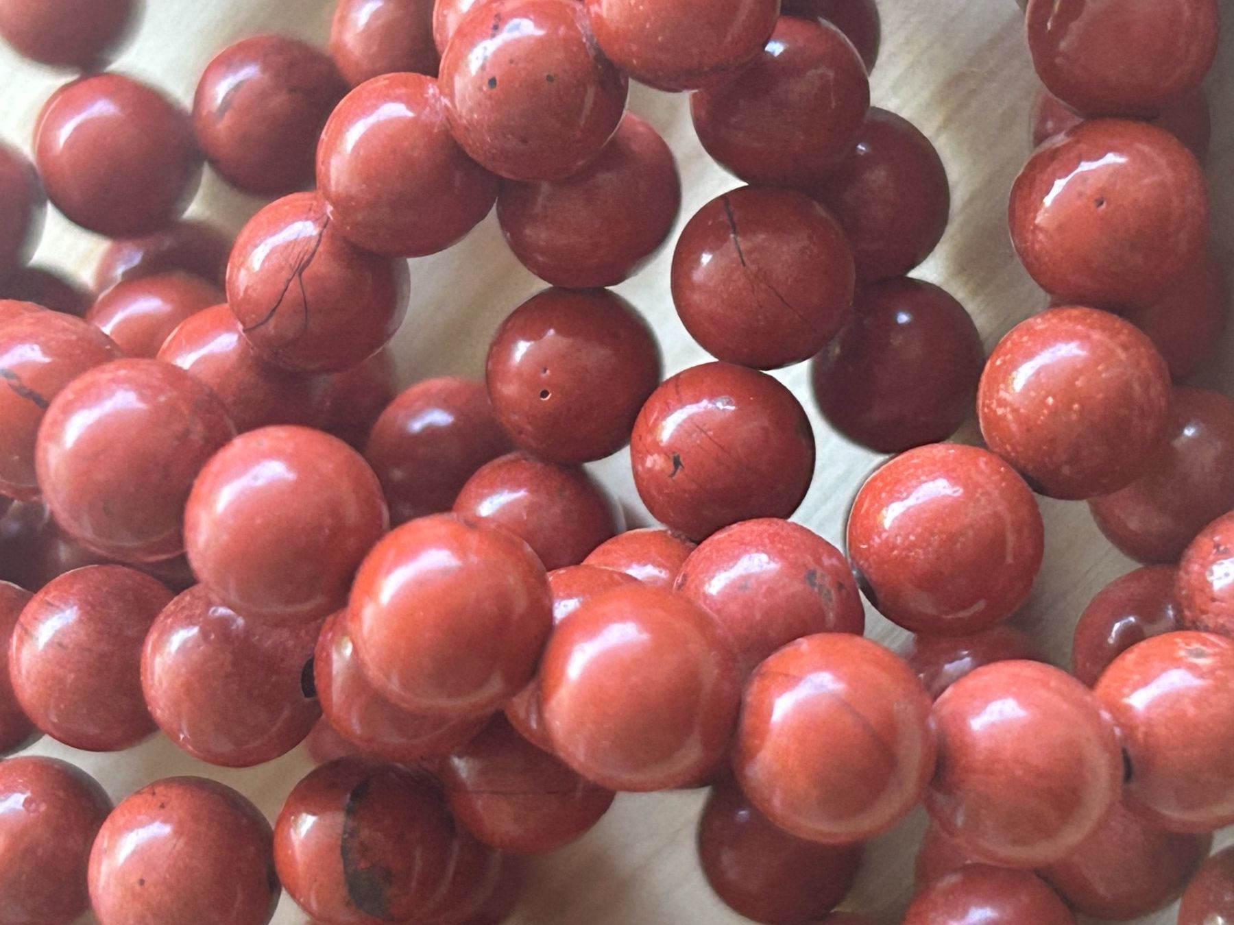 Minerali & Pietre curative: Strang echte roter Jaspis beads 6 mm – Nuovo e nell'imballaggio originale da Niederrohrdorf venduto da Ytobi 2