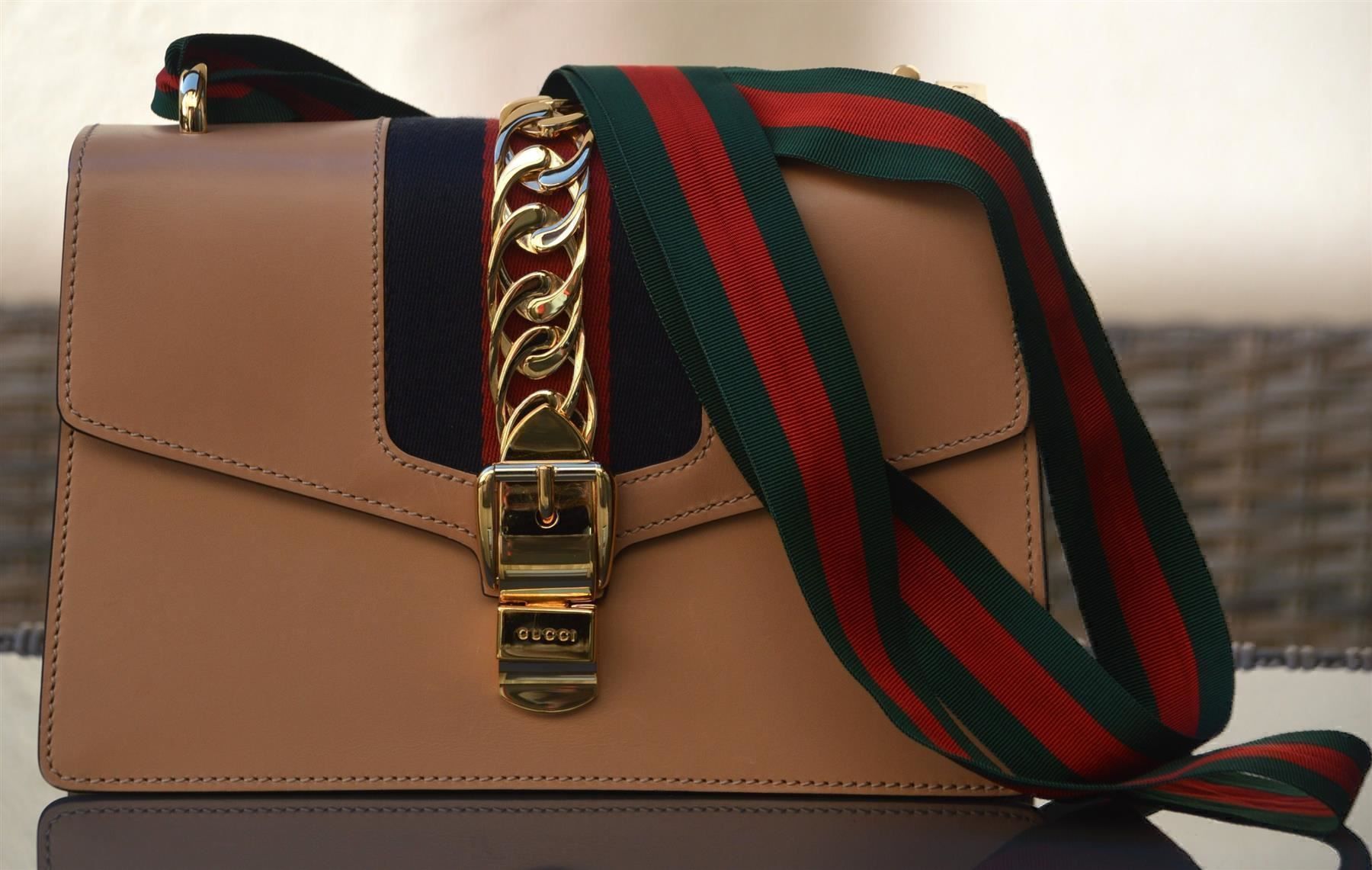 Gucci Borse da donna: Tasche / Sac GUCCI Sylvie – Nuovo e nell'imballaggio originale da Collonges venduto da Auganien 1