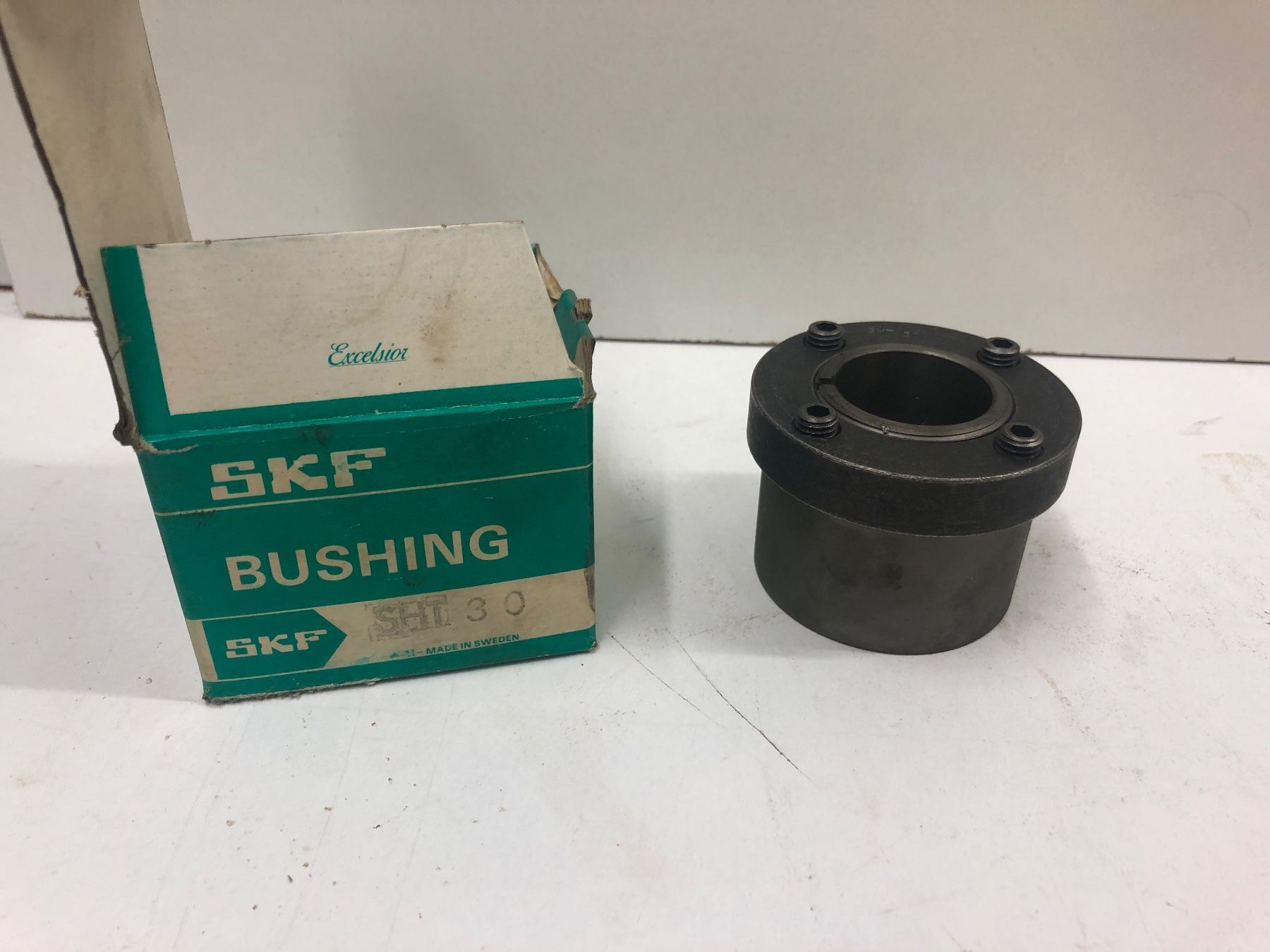 SKF Cuscinetti a sfere: SKF Gleitlagerbuchse SHT30 – Nuovo e nell'imballaggio originale da Schötz venduto da EMTEC02 1