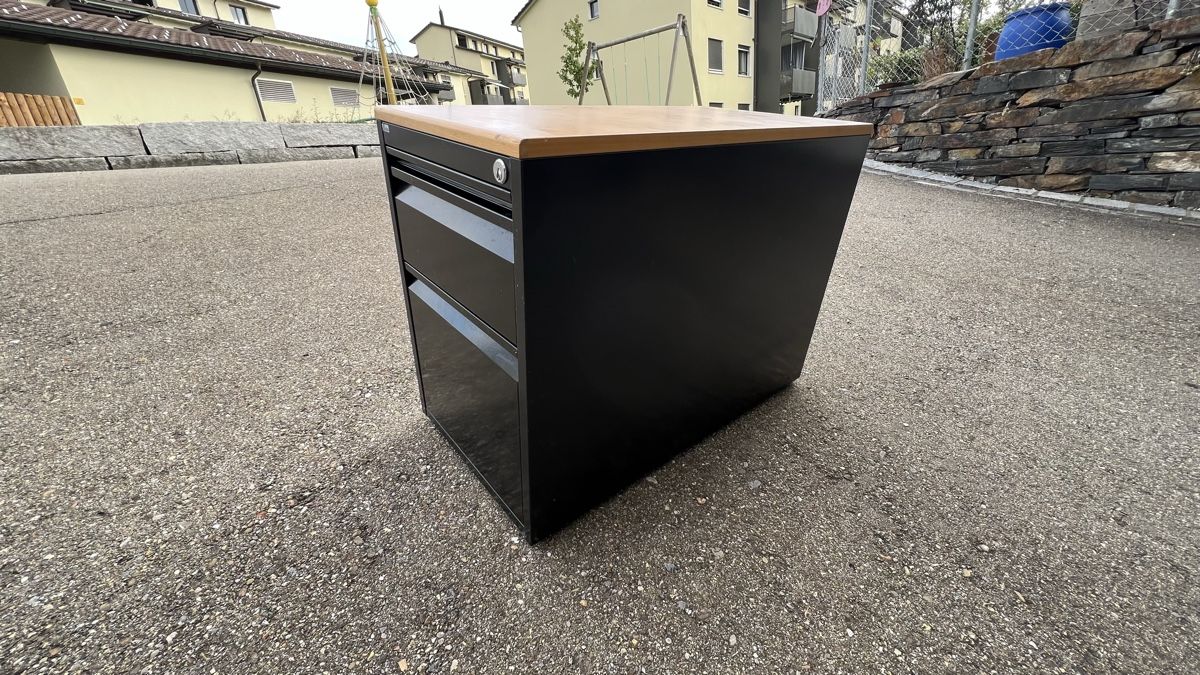 Lista Armadi: Lista Korpus schwarzes Metall Holzdeckblatt – Usato da Rüti (ZH) venduto da BubleBoble 4