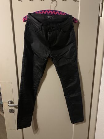 Damen Jeans schwarz Grösse 36 guter Zustand