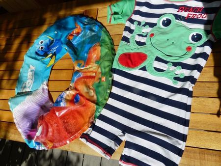 Badeanzug Gr. 128 und Schwimmring Nemo, Top Zustand!