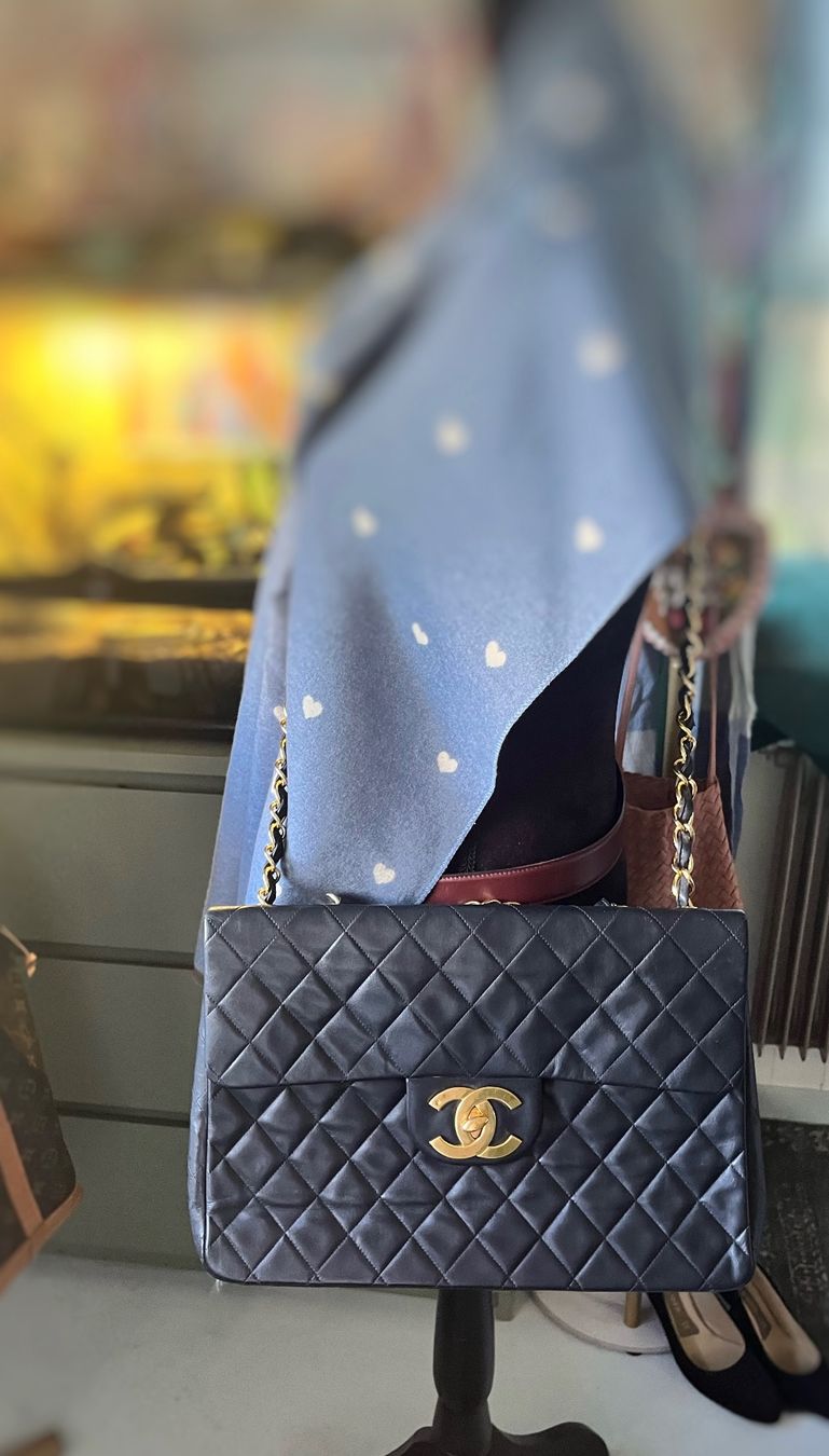 Chanel Borse da donna: Chanel Classic Maxi Single Flap schwarz – Usato da Hochdorf venduto da Forestgreen 9