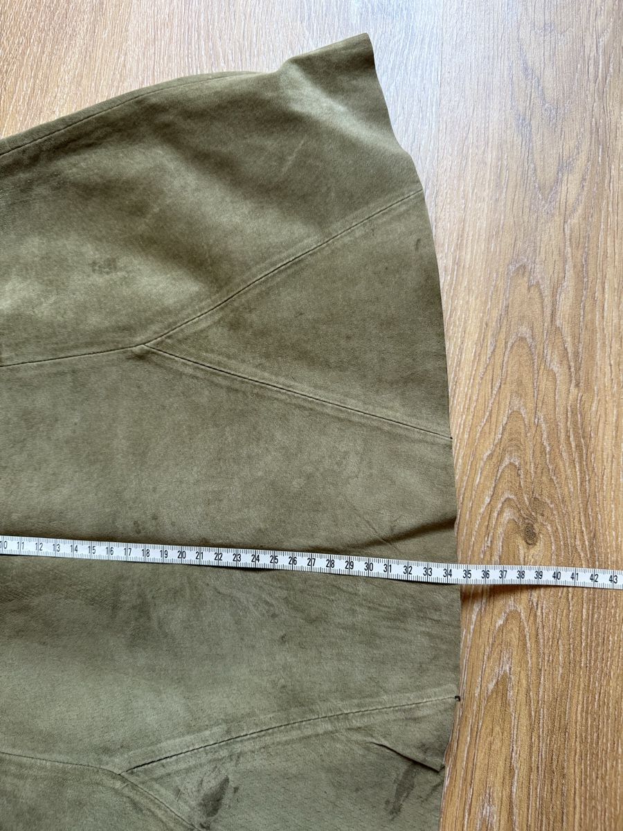 Kookai Gonne: Mini-jupe cuir velours daim vert kaki Kookai, t.40 – Usato da Tavannes venduto da Thriftshop 4