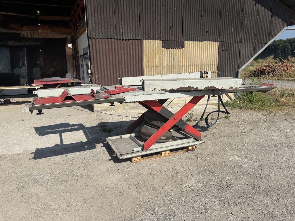 Piattaforme elevatrici & Crick: B-Tec 3000 KG Hebebühne mobile Scherenhebebühne gebraucht – Usato da Halten venduto da vwg_ml9y 2