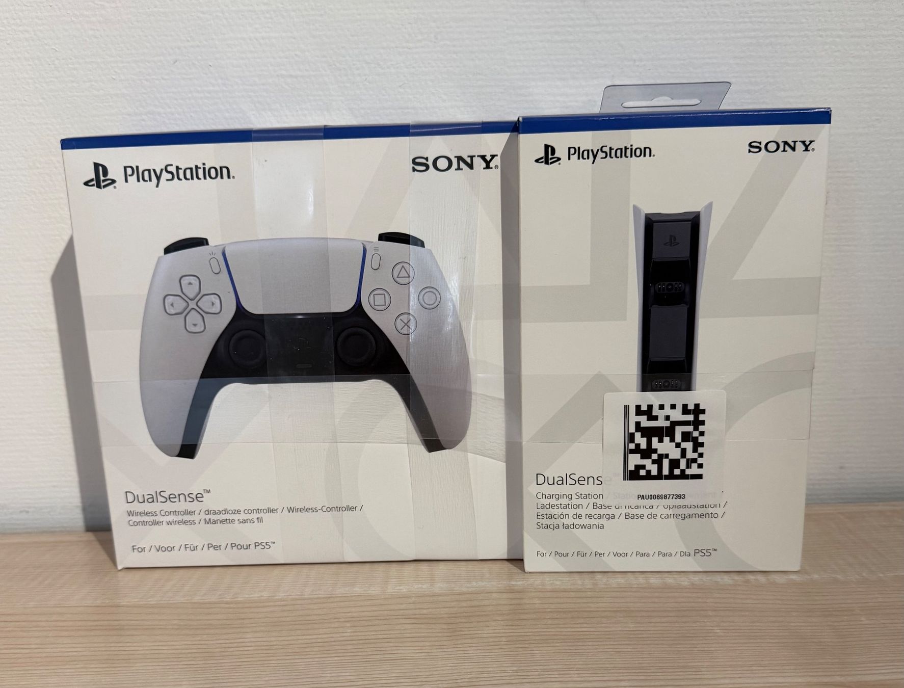 Sony Console: PlayStation 5 Wireless Controller und Charging Station Set – Nuovo e nell'imballaggio originale da Gebenstorf venduto da ryk86