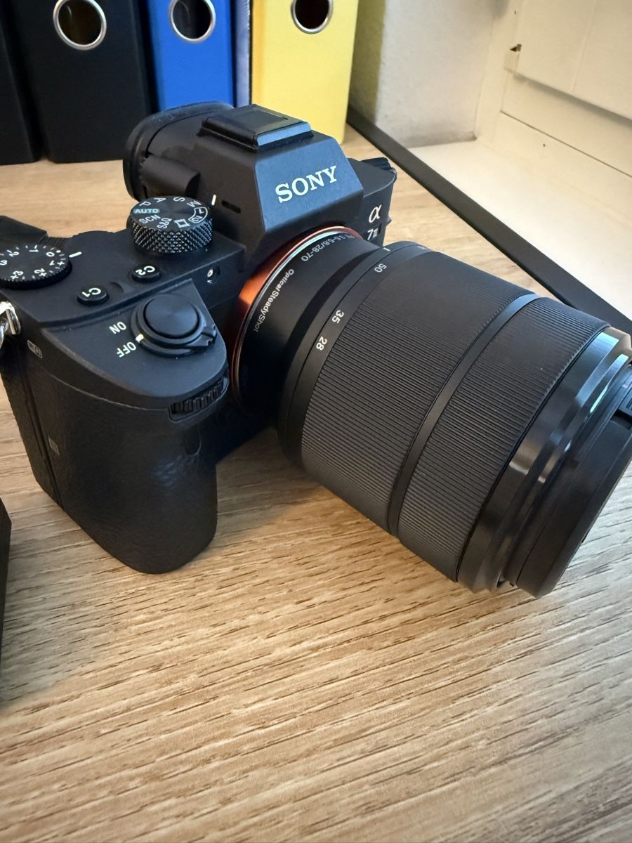 Sony Fotocamera: Sony Alpha 7 III Kit – Nuovo (secondo la descrizione) da Embrach venduto da nikosacco 1