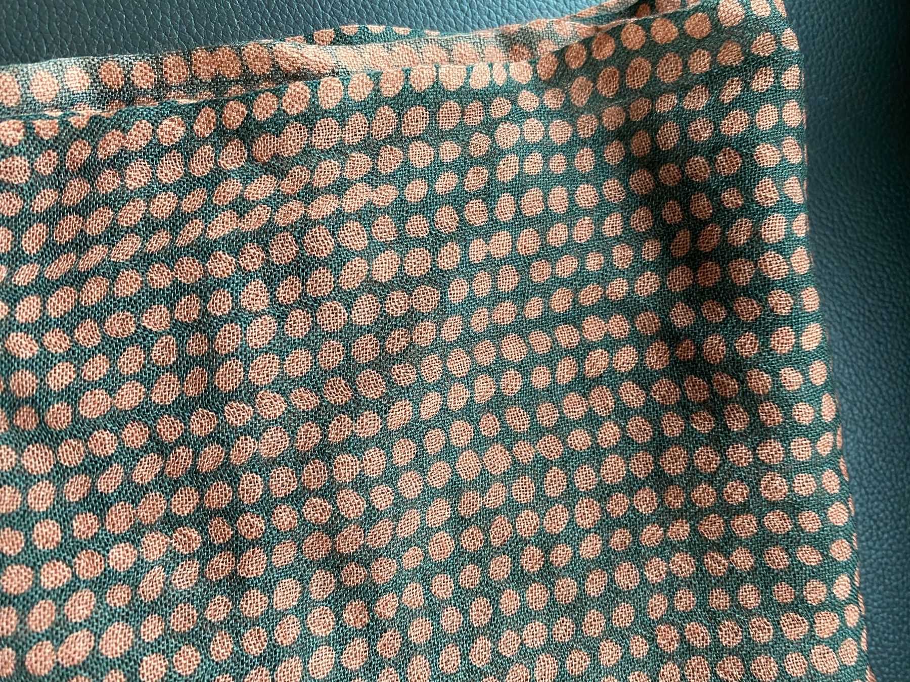 Foulard & Sciarpe: Schal aus Wolle – Nuovo e nell'imballaggio originale da Baar venduto da rel_9lvy 1
