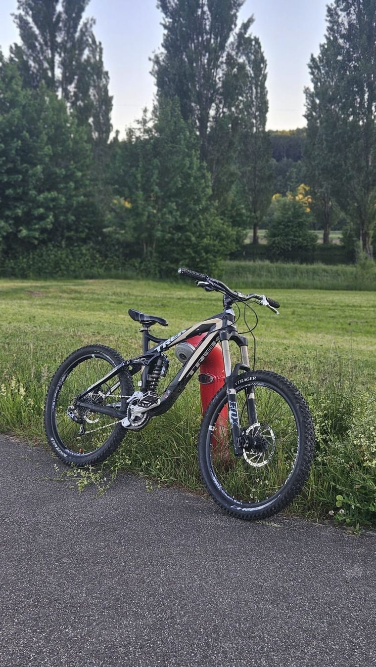 Trek Biciclette: Trek Scratch 8 EVO 2011 – Downhill / Freeride MTB – Usato da Winznau venduto da FlorianV