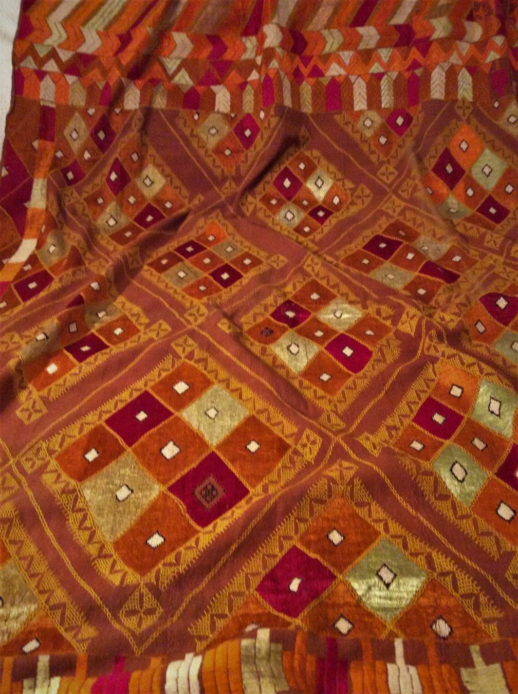 Tessuti: Phulkari sur Kadhi – Usato da Genève venduto da edelweiss1900 6