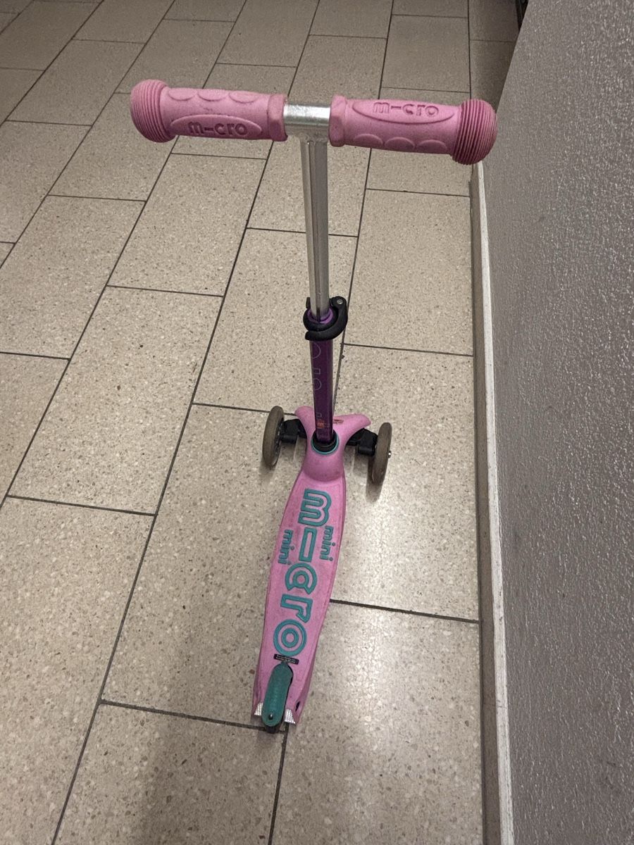 Micro Kickboard: Trottinett Micro rosa – Gebraucht aus Wangen b. Olten von Mbaldur 2
