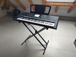 Digital Piano Yamaha PSR-S750 top Zustand 