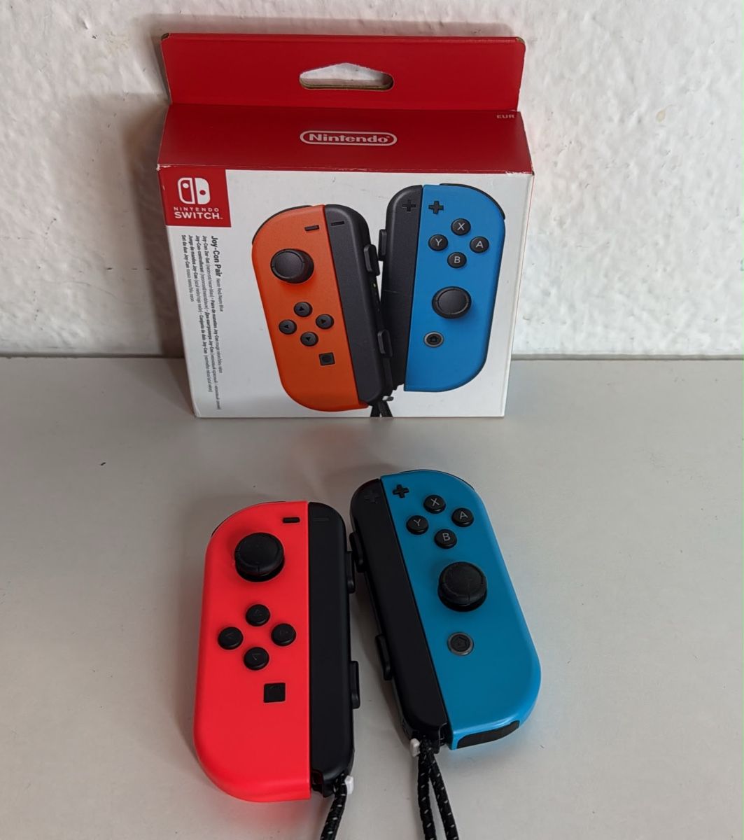 Nintendo Controller: Nintendo Switch Joy-Con Pair Red Blue with Box! TOP Cond. – Usato da Ehrendingen venduto da bubulence 1