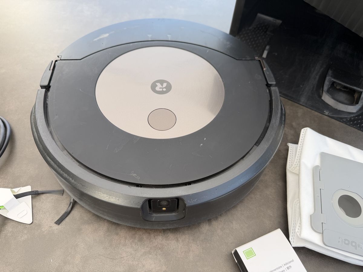 Irobot Aspirapolveri & Accessori: iRobot Roomba Combo J9 - Saug- und Wischroboter – Usato da Sursee venduto da Hoselopf 6