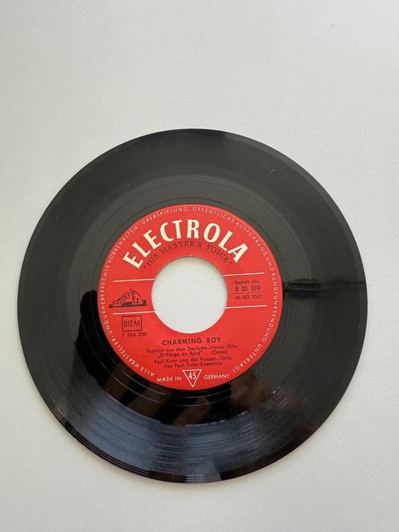 Single 45 T Vinyl Vintage Paul Kuhn Living Doll Charming (Gebraucht