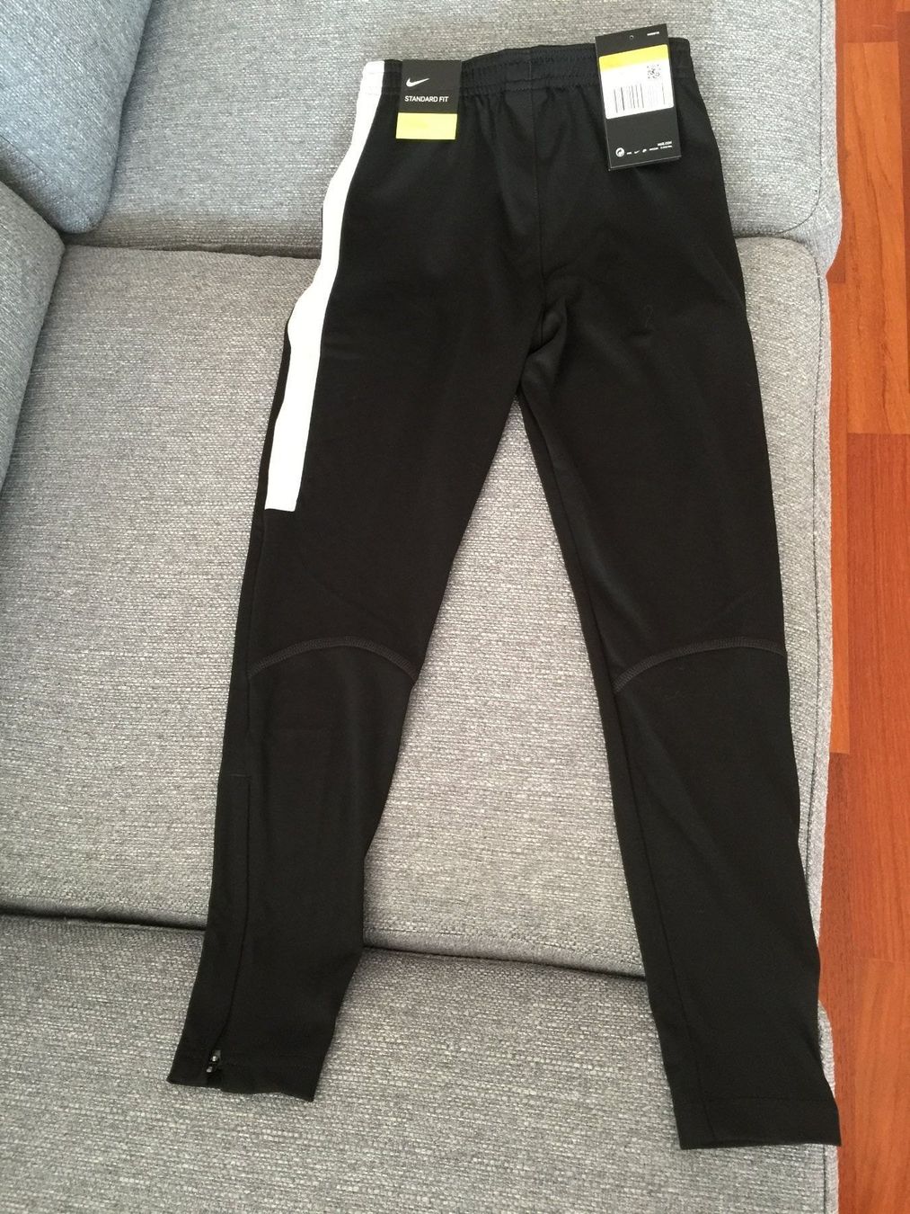 Nike Hosen: Pantalon foot Nike Academy Garçon – Neu und originalverpackt aus Puplinge von GenevaEagle 1