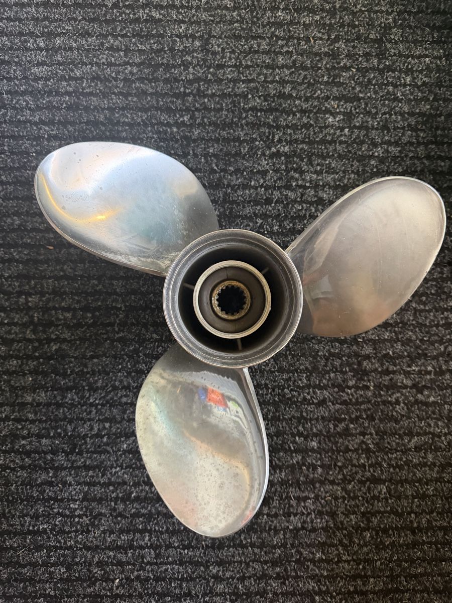 Suzuki Motori: Propeller Suzuki 14 x 24 Edelstahl – Usato da Stein am Rhein venduto da bep2