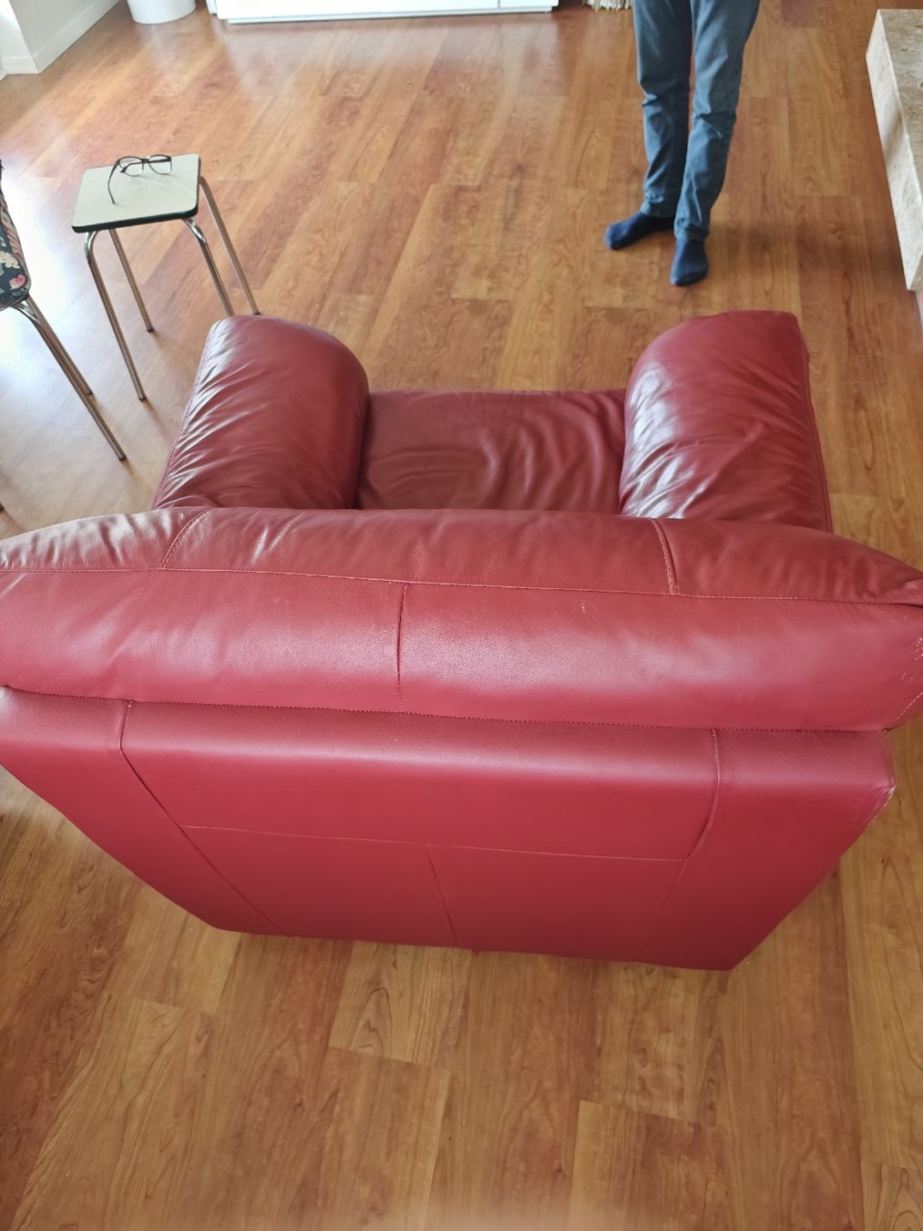 Divani: AB 1 CHF: Rotes Ledersofa Set: 2er Sofa und Sessel – Usato da Golaten venduto da cel_lvj8 5