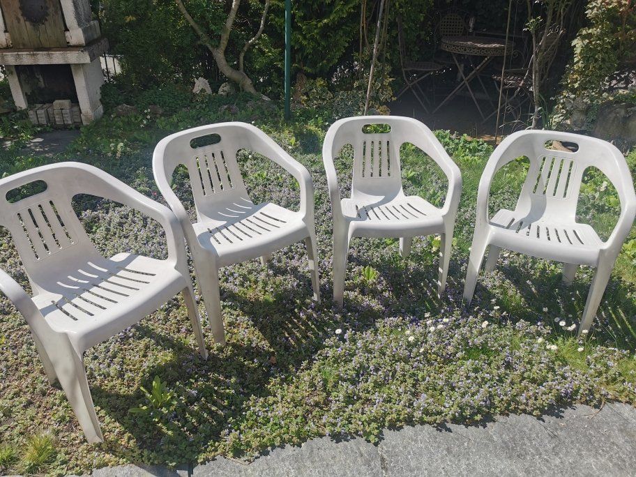 Tischset: Gartentisch oval mit 4 Stühlen – Gebraucht aus Wettingen von Biitel 3
